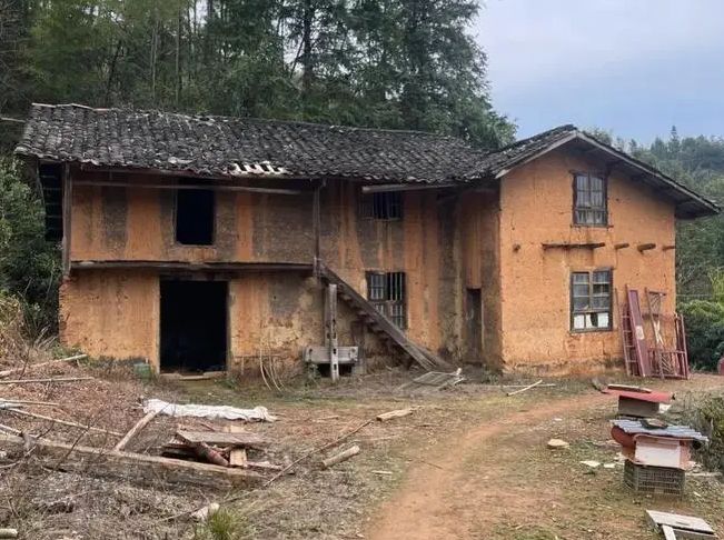 杏彩体育，这五类房屋不属于违建可免于拆除。农民一定要知晓
